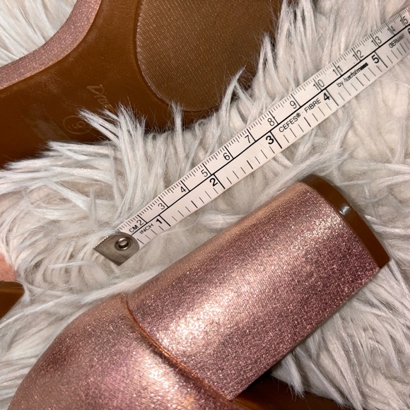 Dream pairs heels - Picture 5 of 8